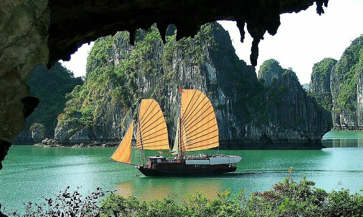 Hạ Long — Kỳ Quan Thiên Nhiên Thế Giới